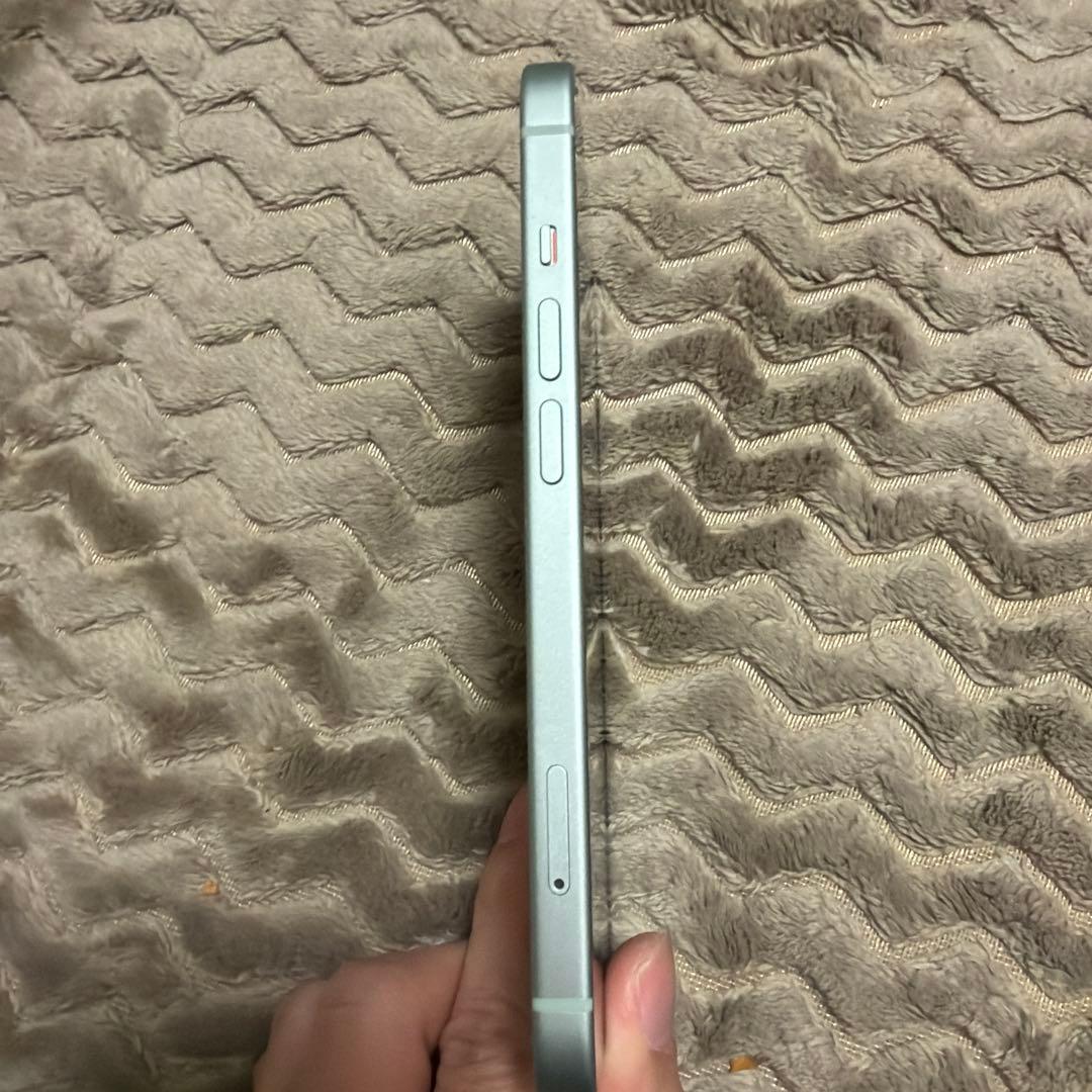極美品 iphone 15 512GB グリーン SIMフリー