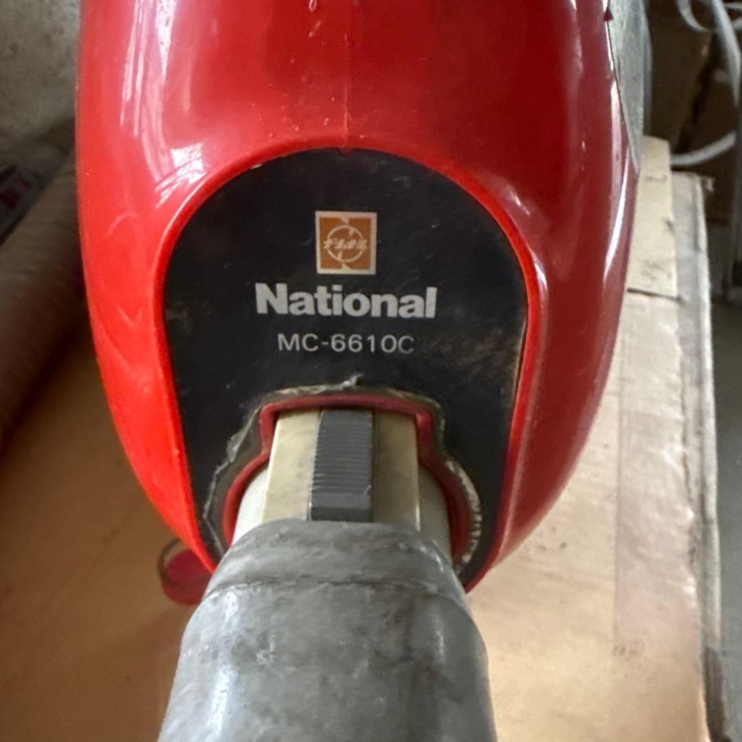 ナショナル　キャニスター掃除機 赤　レトロ