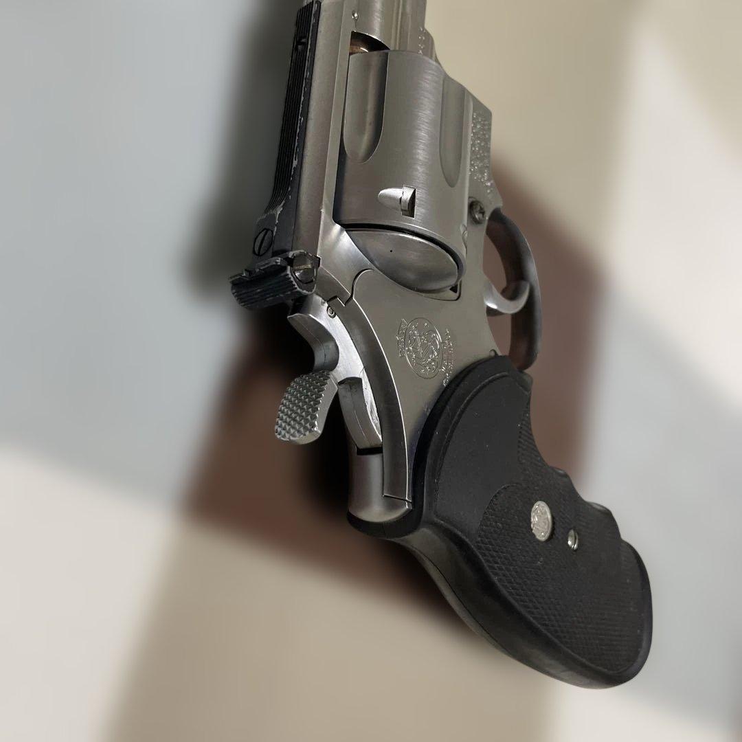 Smith & Wesson シルバーガスリボルバー（プラスチック製日本製）