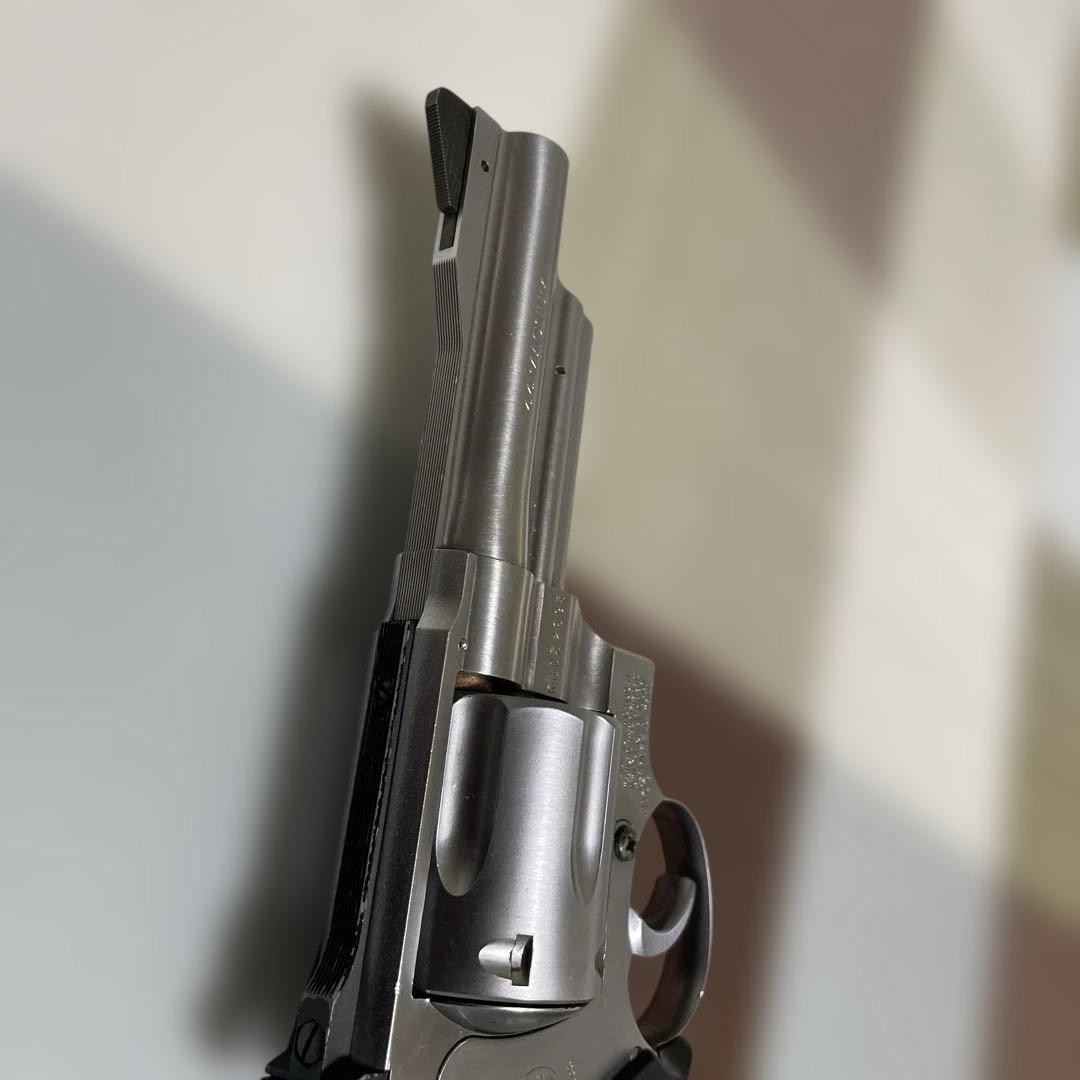 Smith & Wesson シルバーガスリボルバー（プラスチック製日本製）
