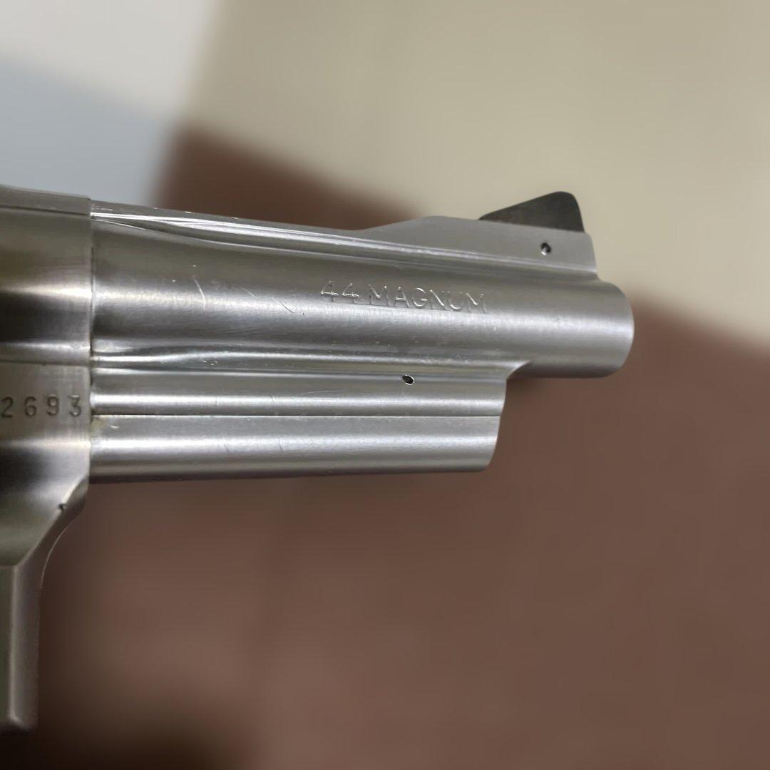Smith & Wesson シルバーガスリボルバー（プラスチック製日本製）