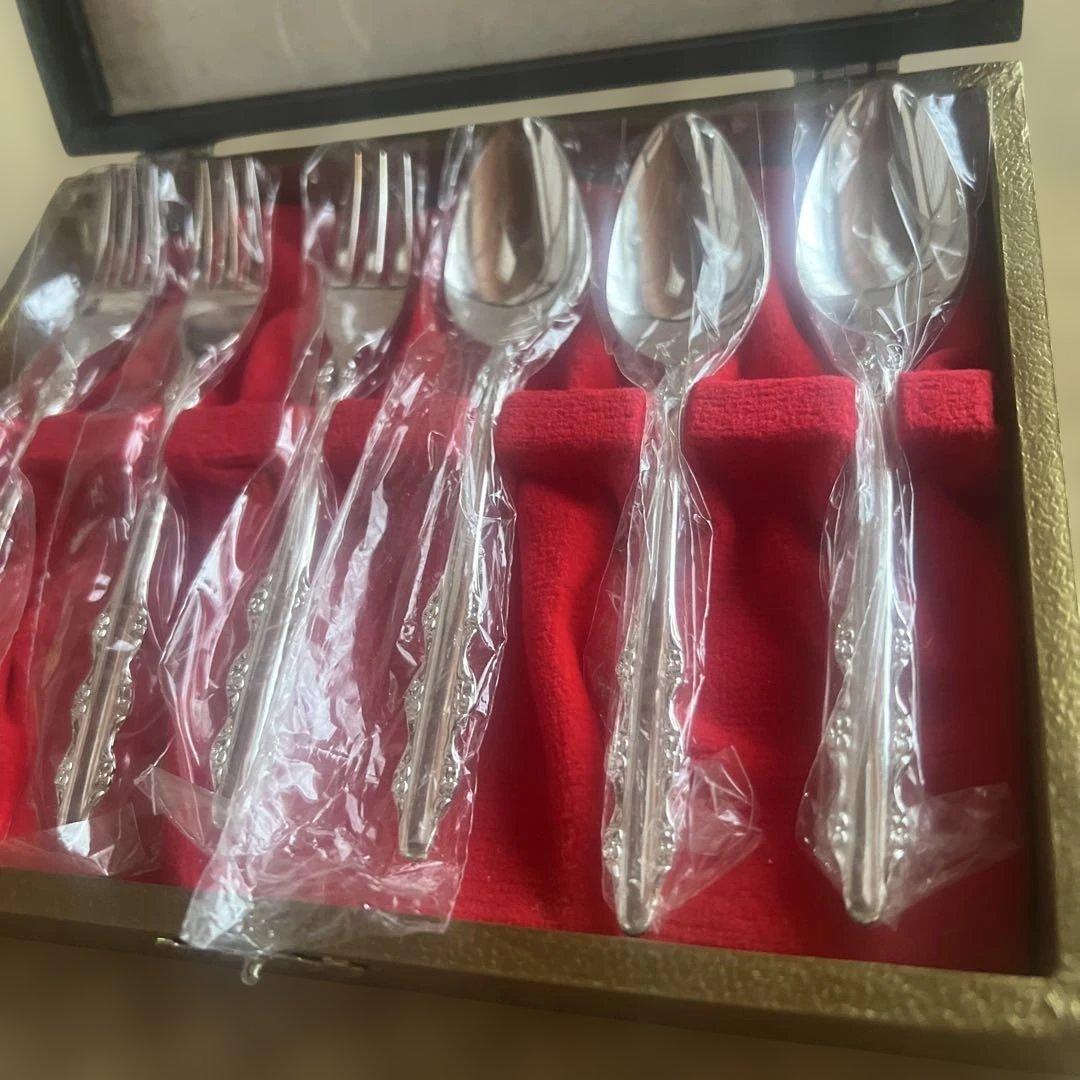 刻印★洋食器セット未開封、未使用品★スプーン３本フォーク３本セット