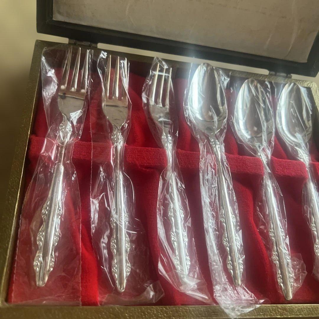 刻印★洋食器セット未開封、未使用品★スプーン３本フォーク３本セット