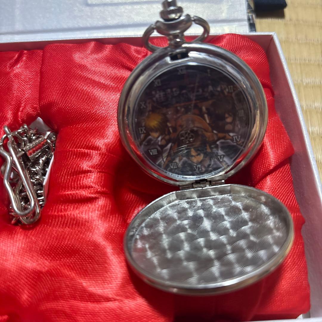 進撃の巨人 缶バッジと懐中時計セット