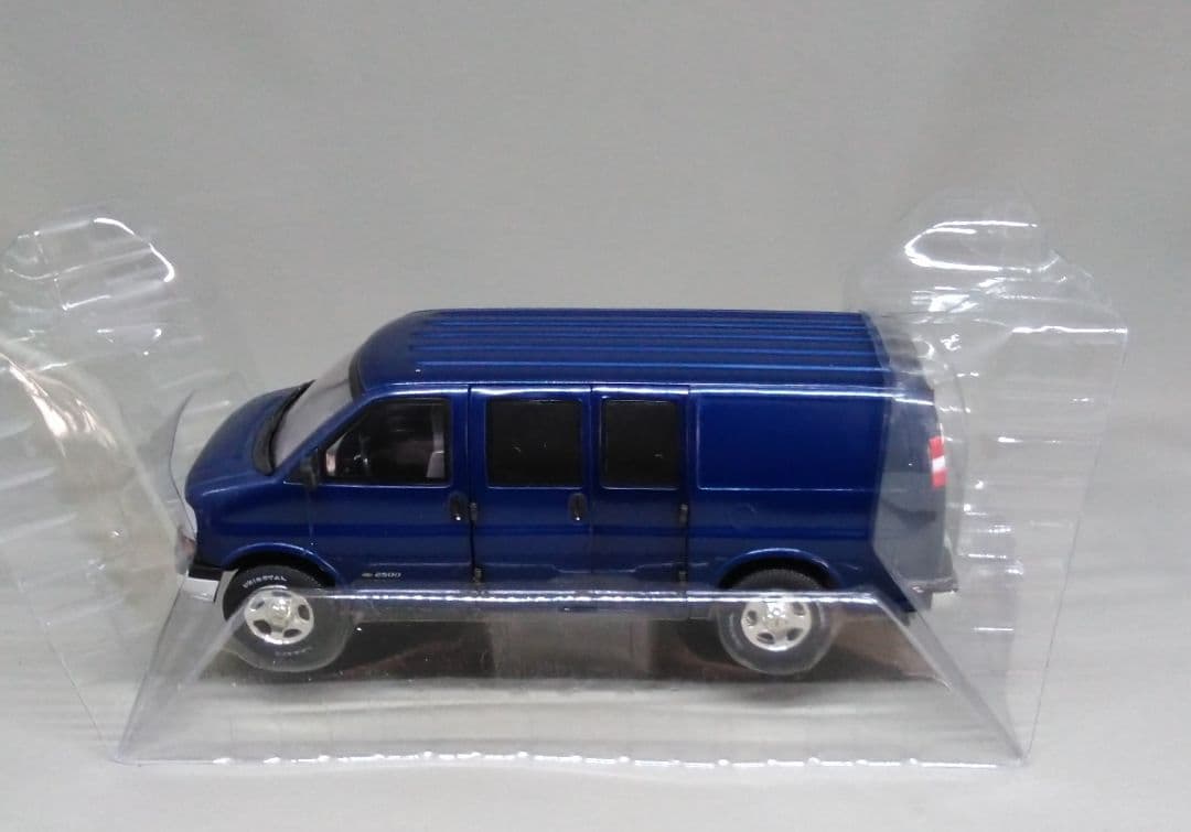Chevrolet Express 1/25スケール ミニカー