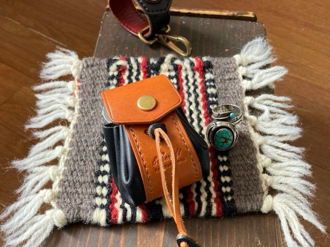 レザークラフト　ハンドメイド　イタリアヌメ革のレザーポーチ