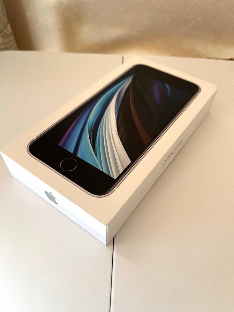 iPhoneSE 第2世代 64GB ホワイト SIMフリー バッテリー83%