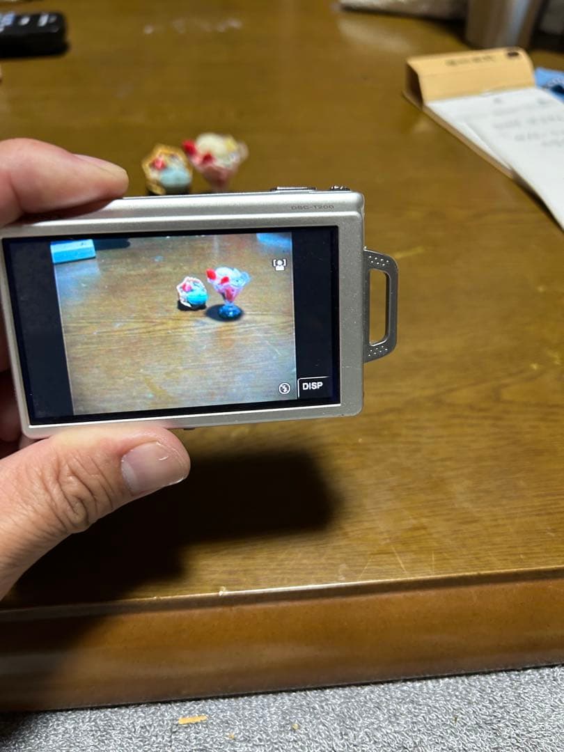 SONY デジカメ　サイバーショットDSC-T200