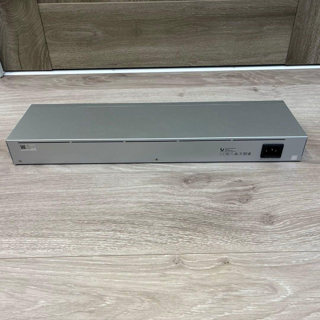 UniFi USW Aggregation 8ポート 10G SFP+ スイッチ