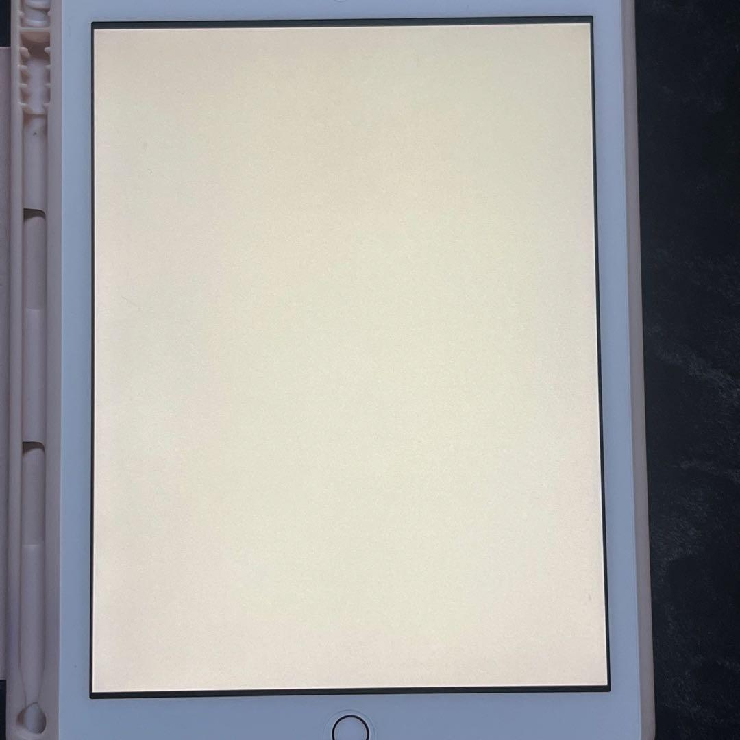 iPad 第6世代128GB Wi-Fiゴールド