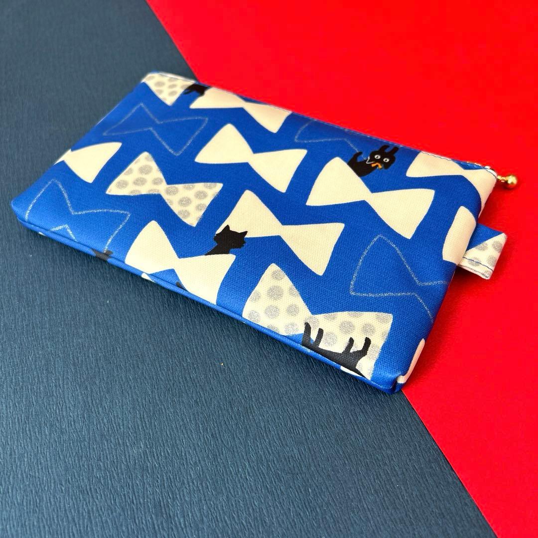 ラミネートポーチ　（リボンに黒ねこ）　ねこ　ハンドメイド　ポーチ 828