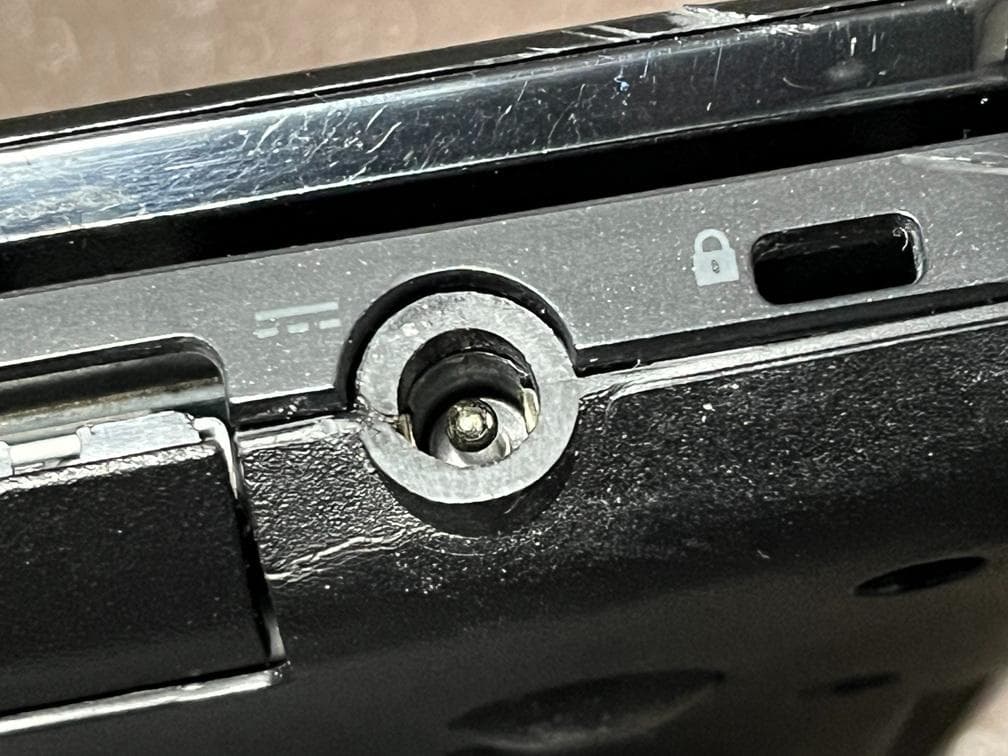 富士通 LIFEBOOK AH53/B2 Core i7-7700HQ②