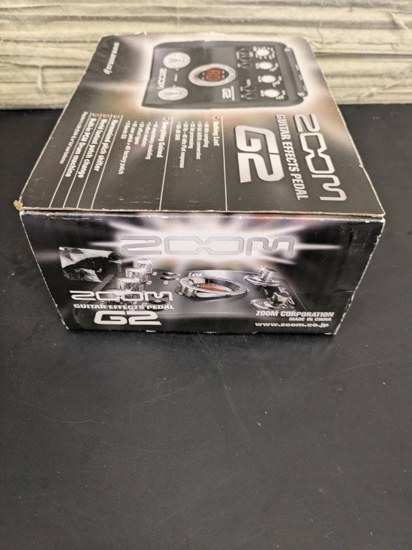 ☆未使用品　ZOOM G2　GUITAR EFFECTS PEDAL G2