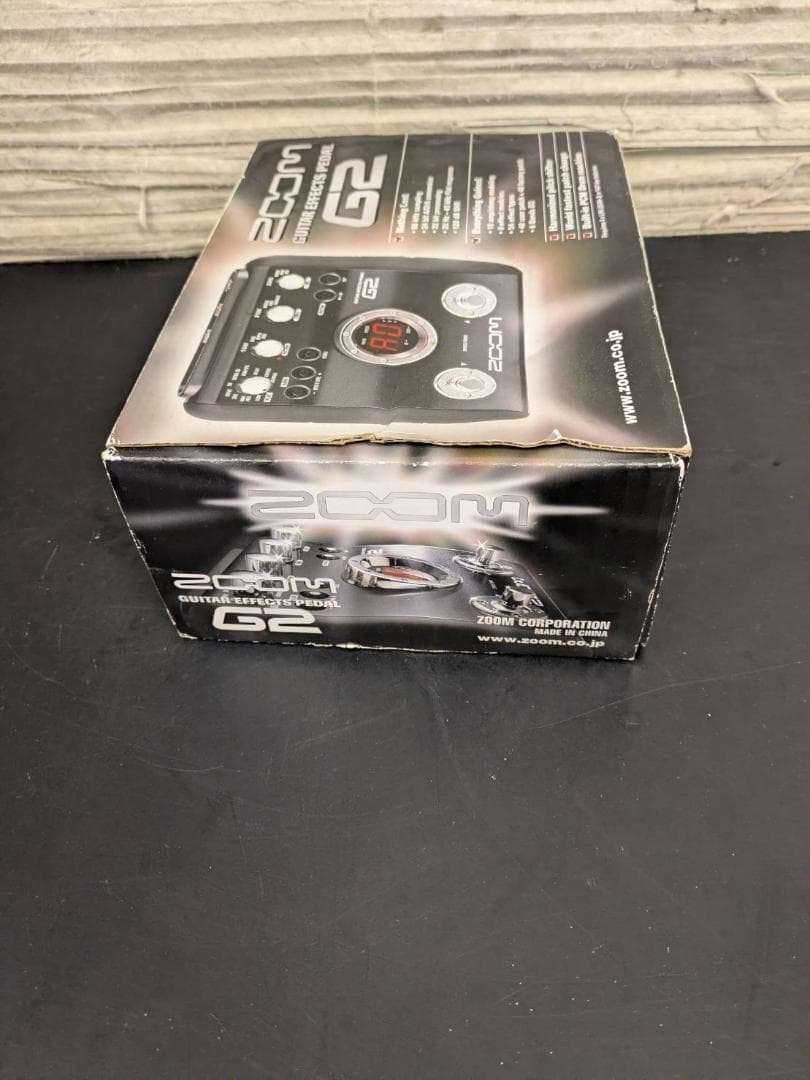 ☆未使用品　ZOOM G2　GUITAR EFFECTS PEDAL G2