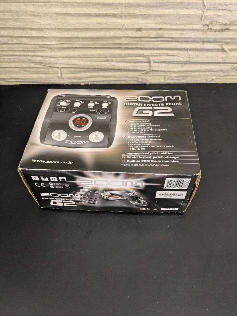 ☆未使用品　ZOOM G2　GUITAR EFFECTS PEDAL G2