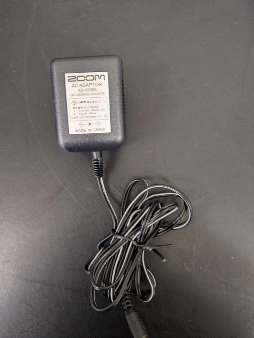 ☆未使用品　ZOOM G2　GUITAR EFFECTS PEDAL G2
