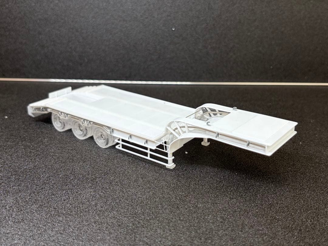 24⭐︎　1/50 3軸ショートトレーラー　重機 建機