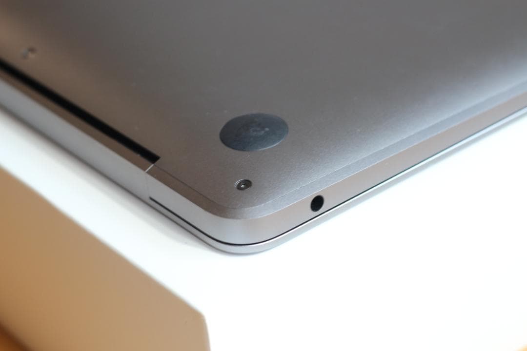 Apple MacBook Air (M1) 8GB/512GB 充放電20回