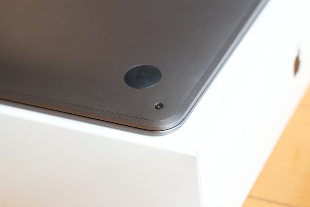 Apple MacBook Air (M1) 8GB/512GB 充放電20回