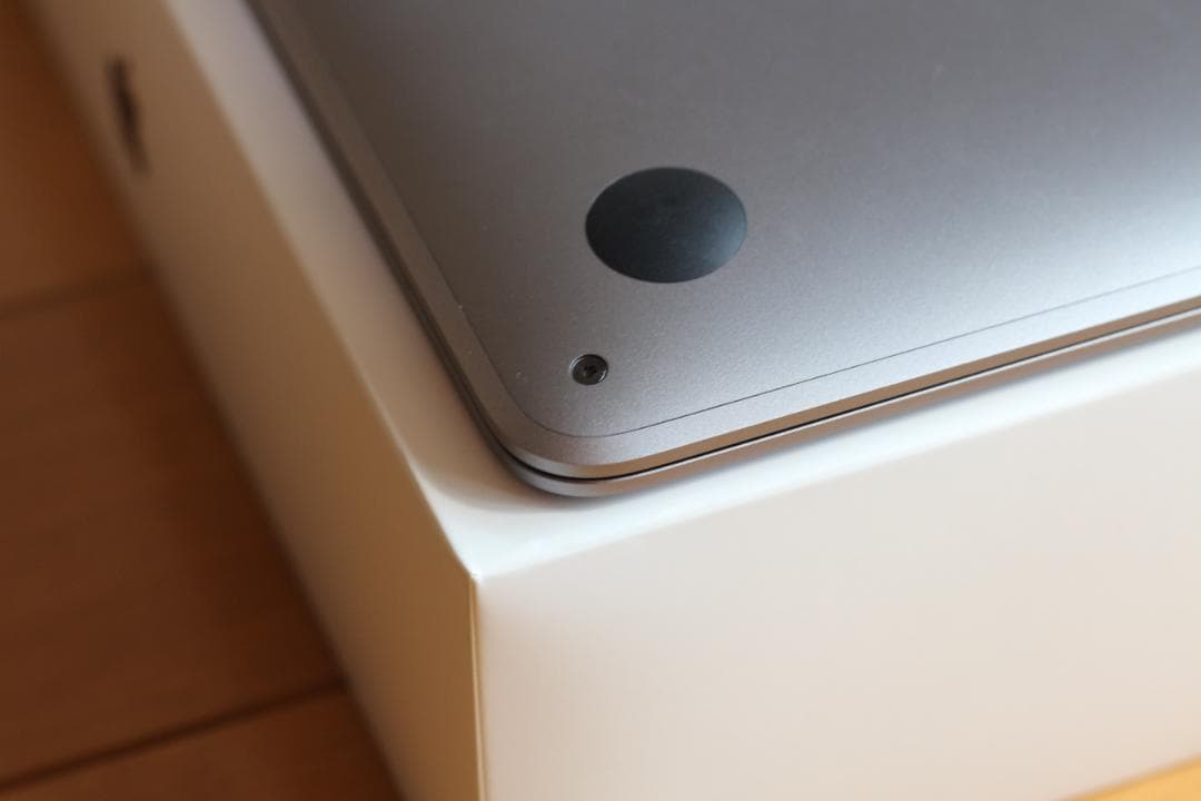 Apple MacBook Air (M1) 8GB/512GB 充放電20回