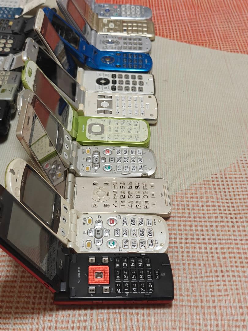 ガラケー 携帯電話 まとめ売り24台セット