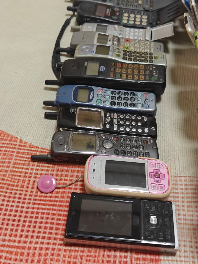 ガラケー 携帯電話 まとめ売り24台セット