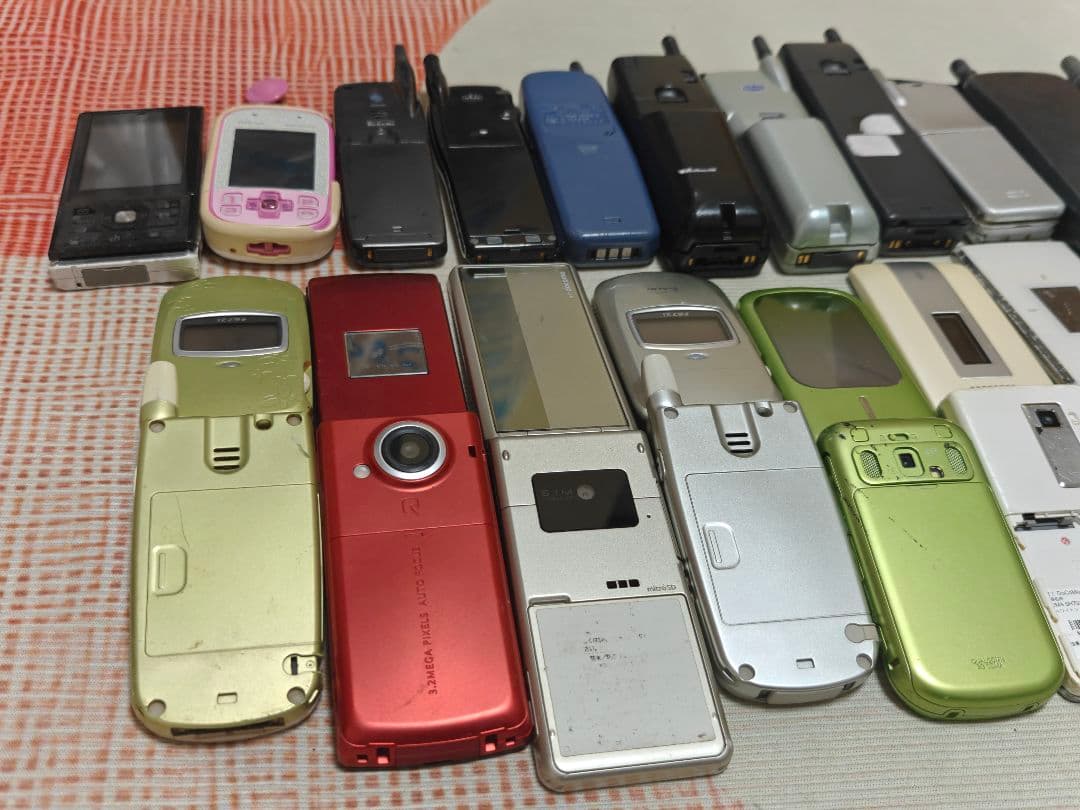 ガラケー 携帯電話 まとめ売り24台セット