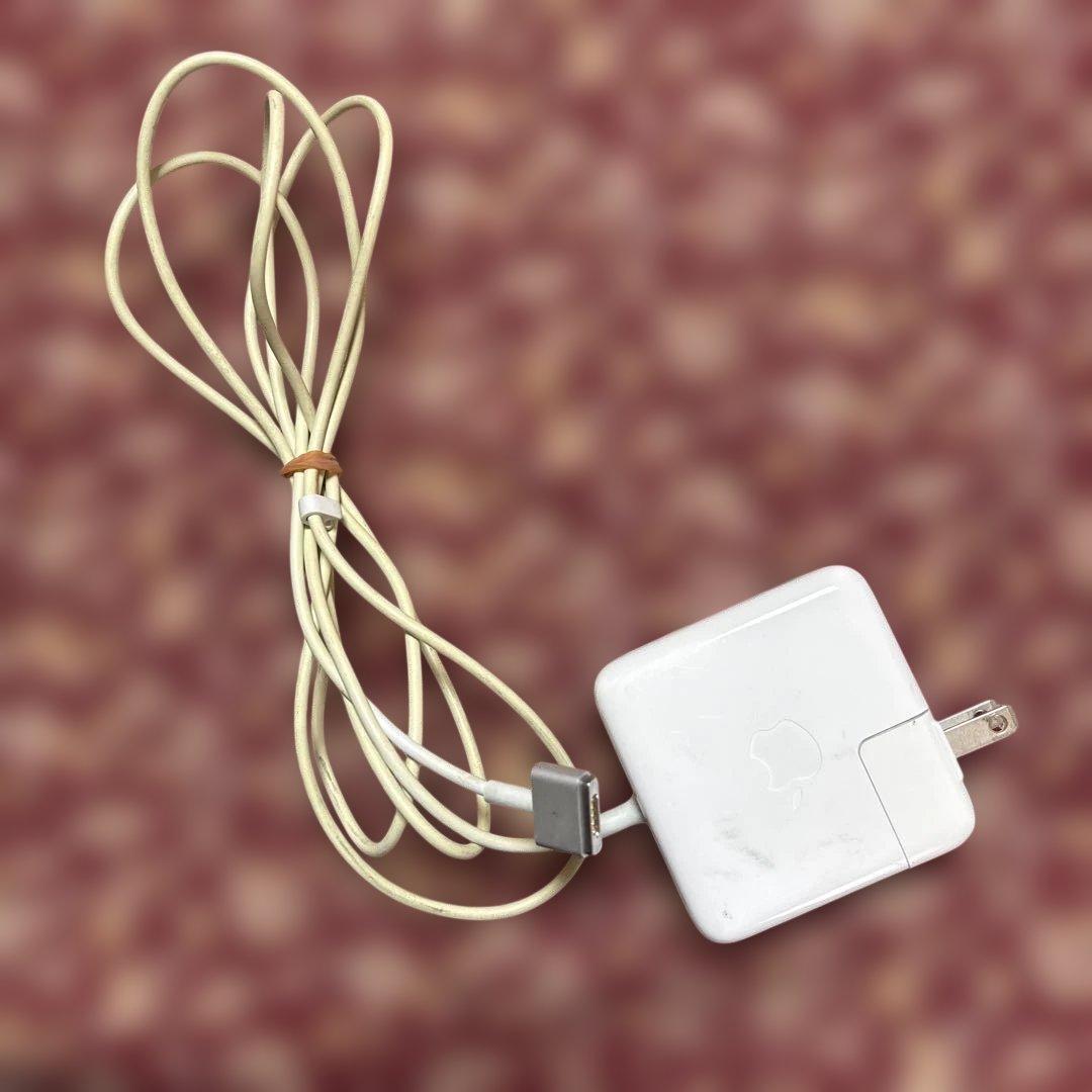 MacBookAir A1466 Core-i5 13インチ バッテリー良好