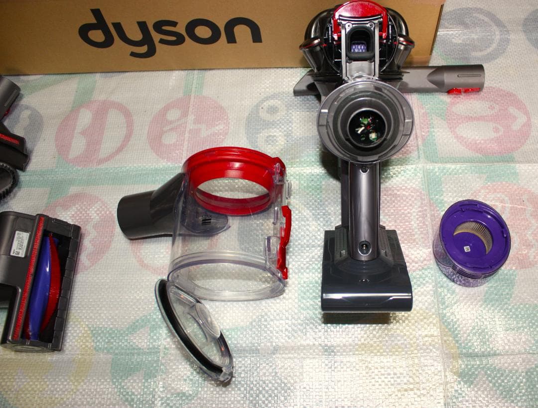 Dyson V8 Slim Fluffy コードレスクリーナー 動作確認済