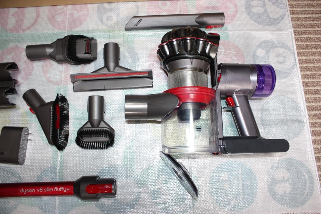 Dyson V8 Slim Fluffy コードレスクリーナー 動作確認済