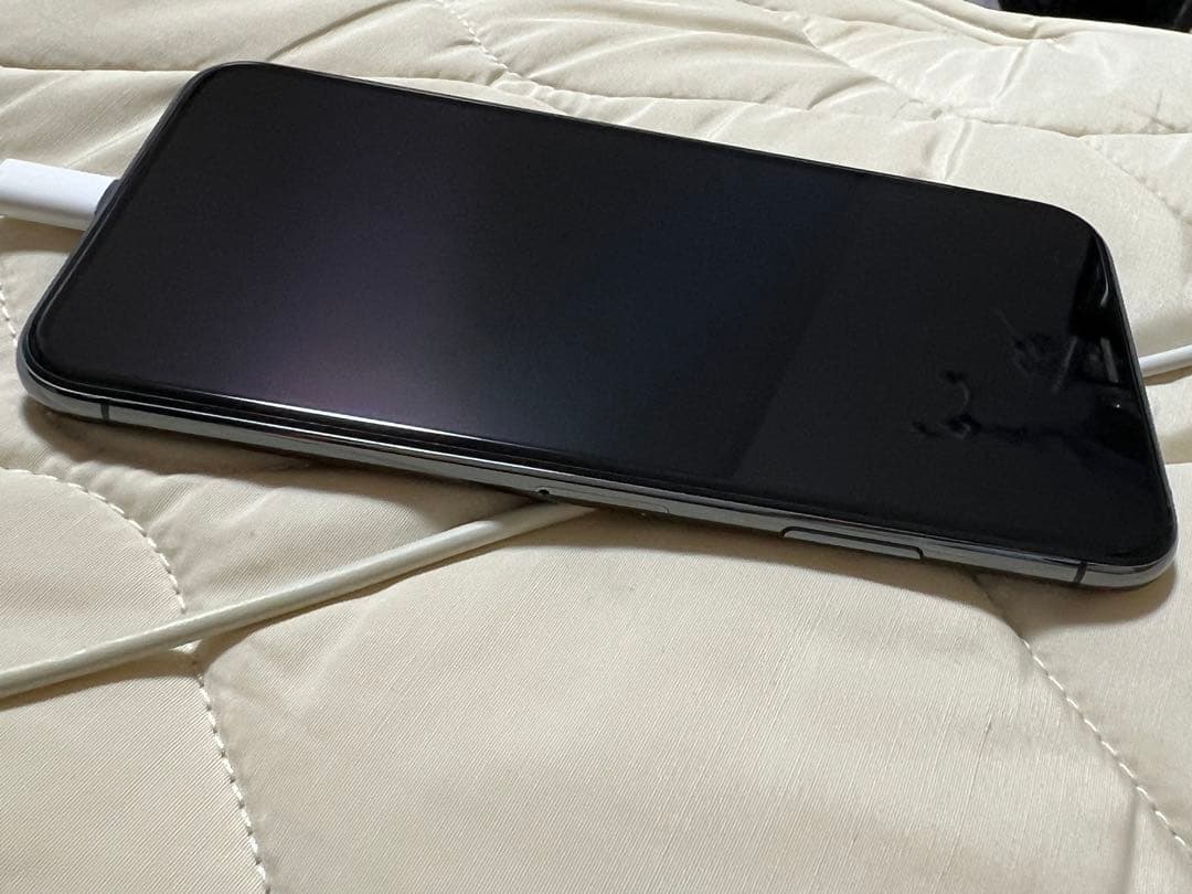 iPhone XS スペースグレイ　64GB