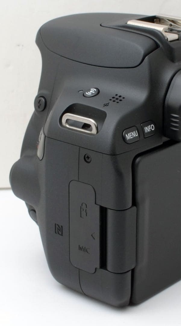 X7後継機！Canon EOS kiss X9★美品★Wi-Fi内蔵★バック付き