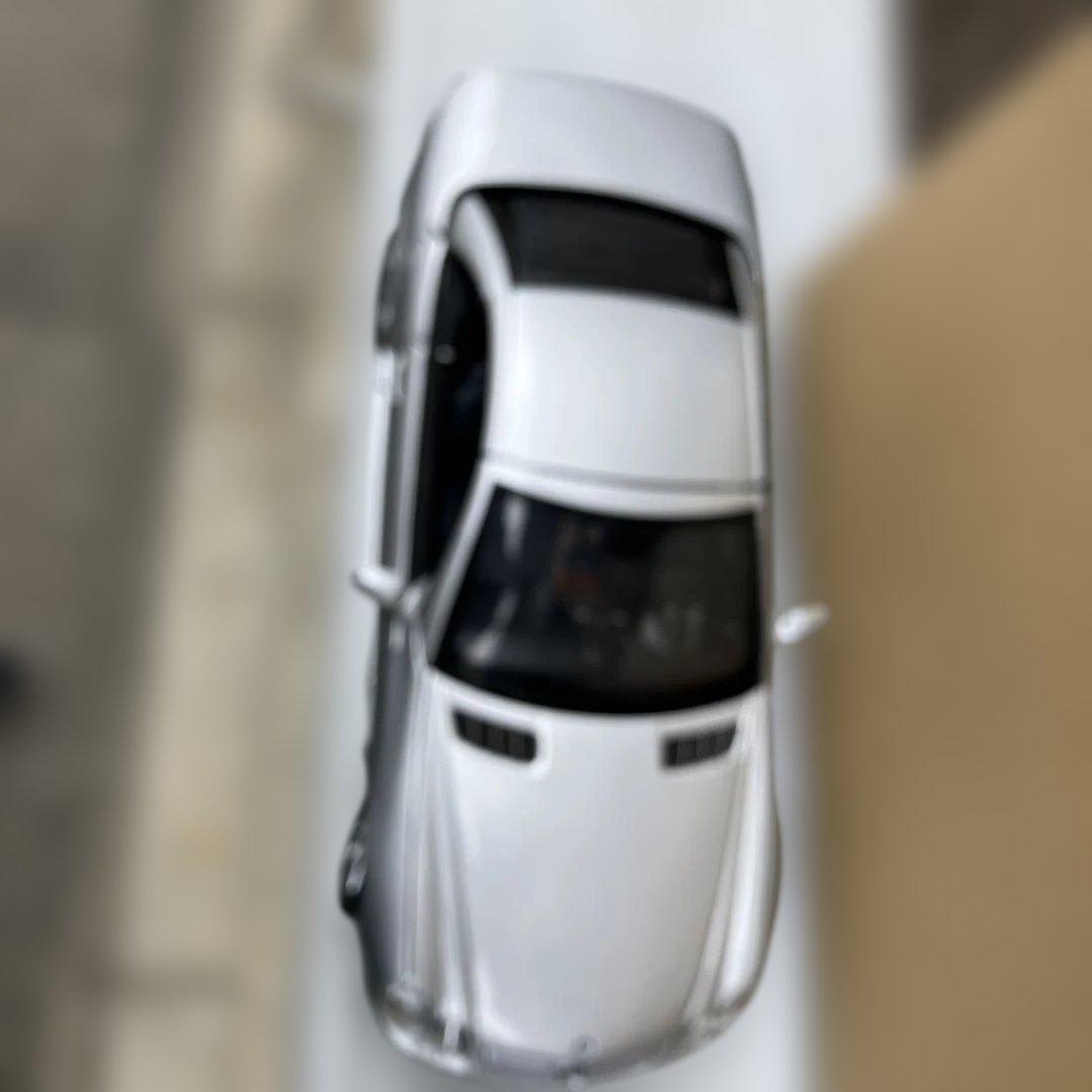 メルセデス・ベンツ SL 2001 シルバー 1/18