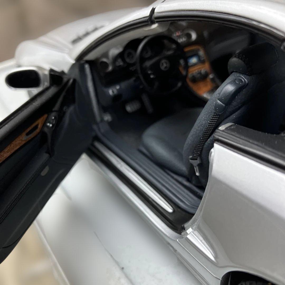 メルセデス・ベンツ SL 2001 シルバー 1/18