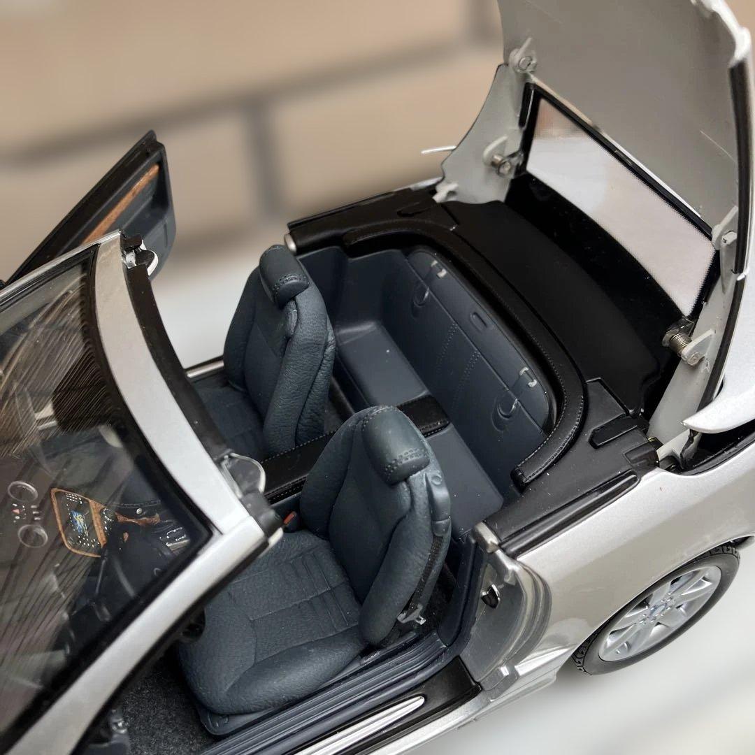 メルセデス・ベンツ SL 2001 シルバー 1/18