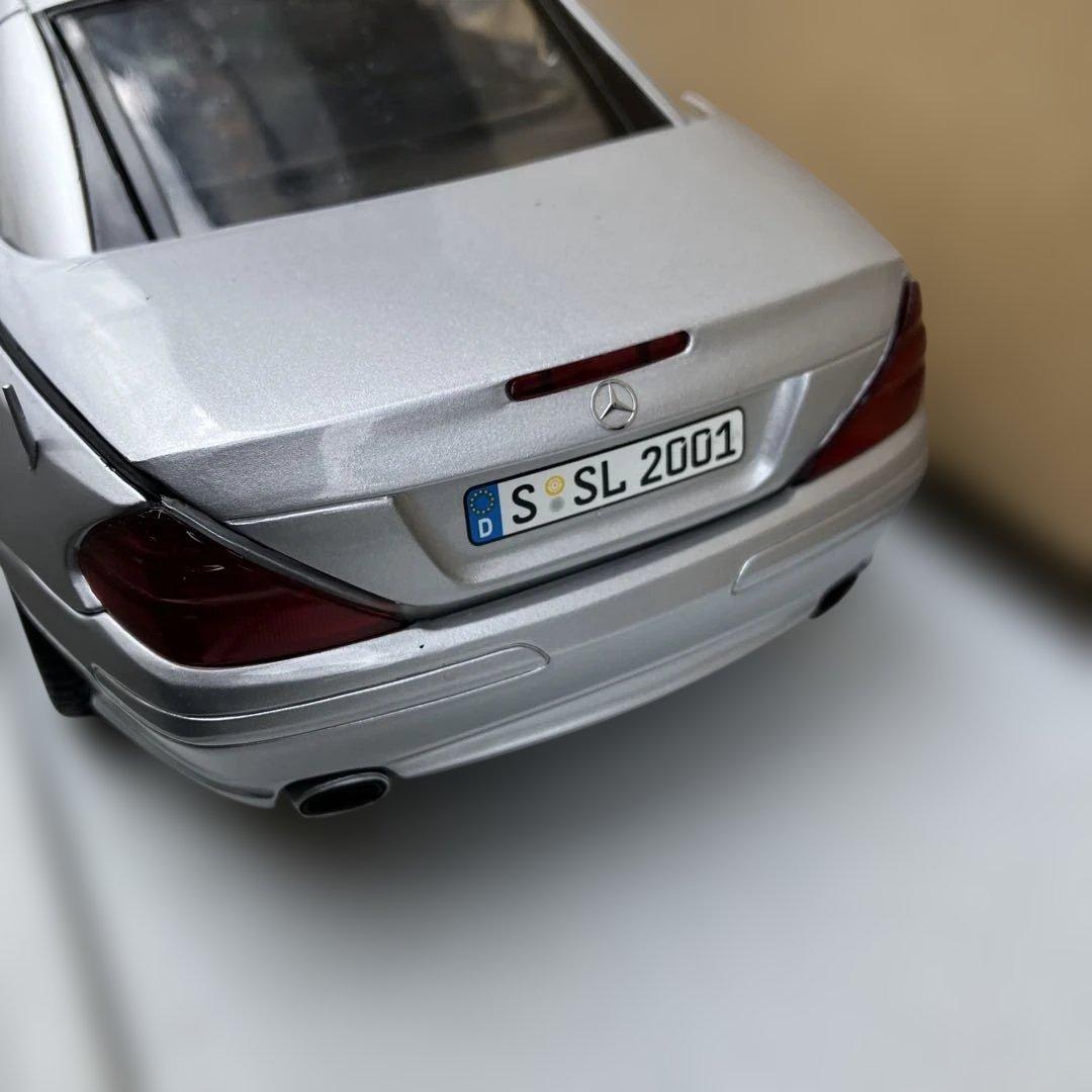 メルセデス・ベンツ SL 2001 シルバー 1/18