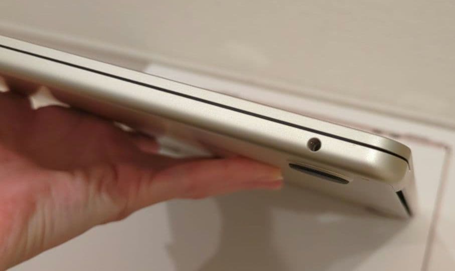 MacBook Air(M3チップ,13インチ,24GBメモリ,スターライト)