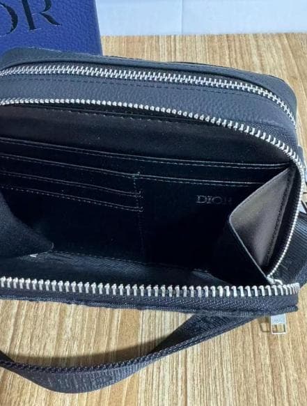 美品 ロゴ入り ブラック バッグ