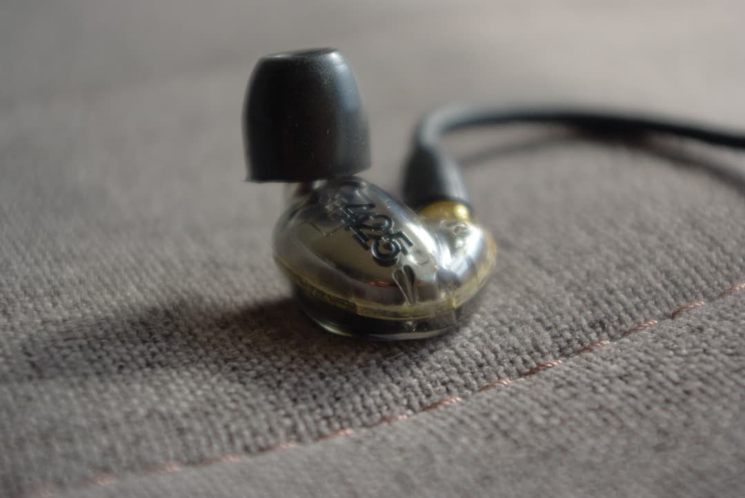 SHURE SE425 シルバー