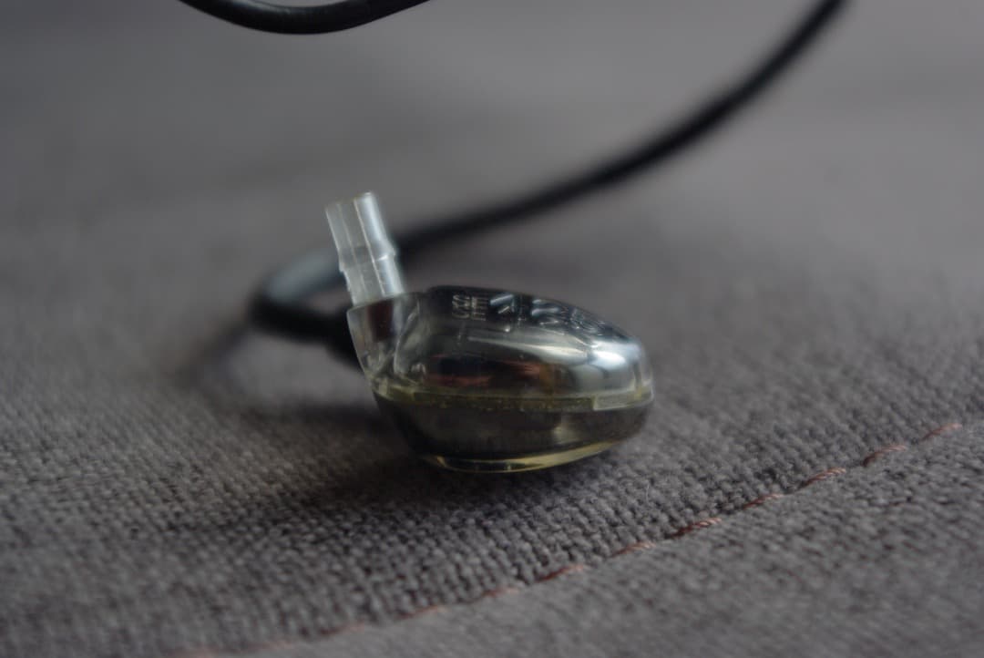 SHURE SE425 シルバー
