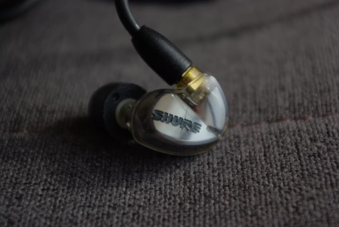 SHURE SE425 シルバー