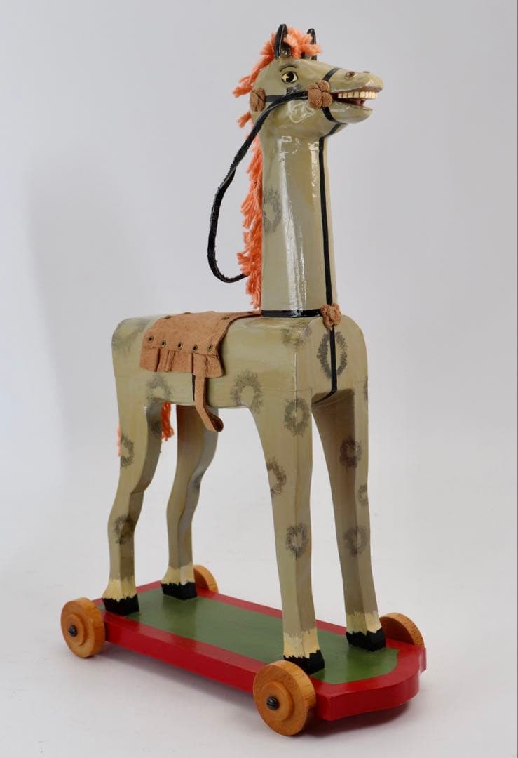 アーティスト作品 ゴリーと木製ペグドール2体と木馬セット