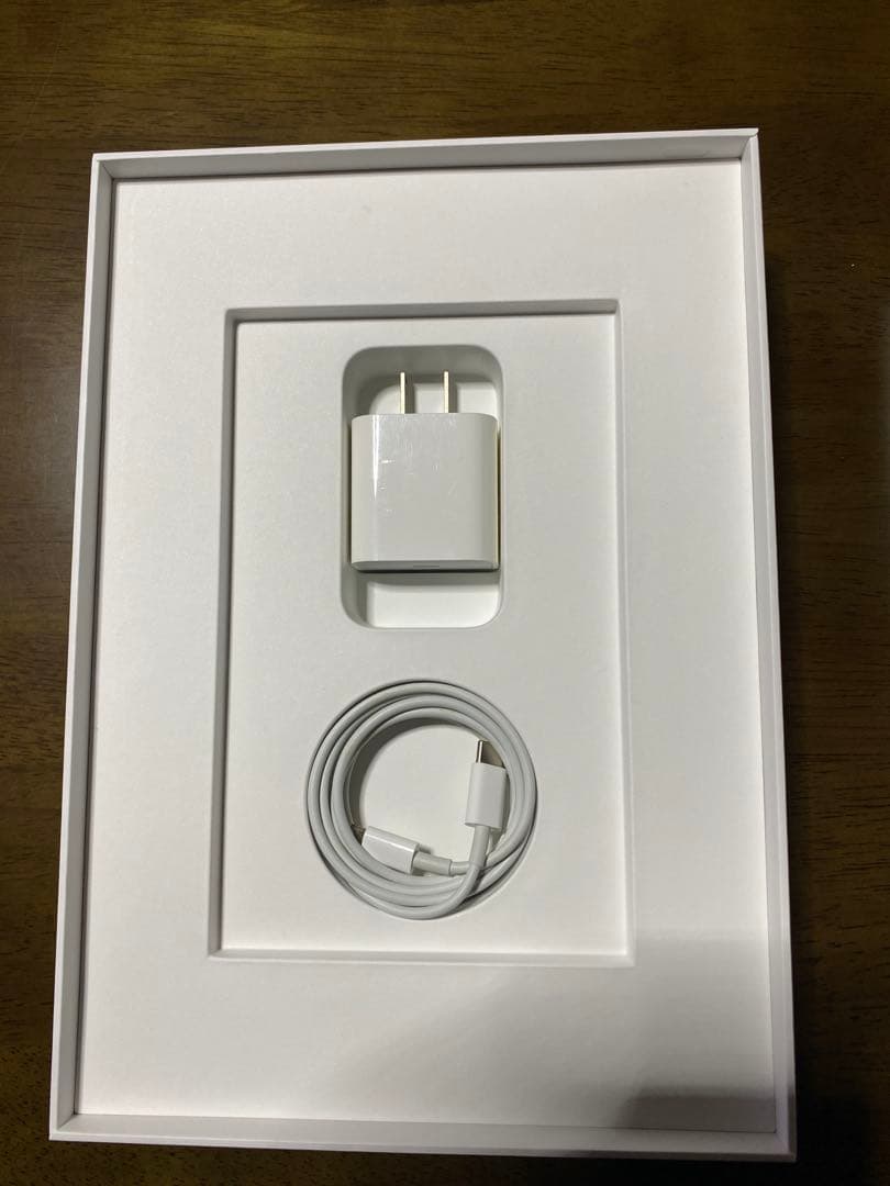 ipad 第8世代 32GB 【Wi-Fi】バッテリー容量96%