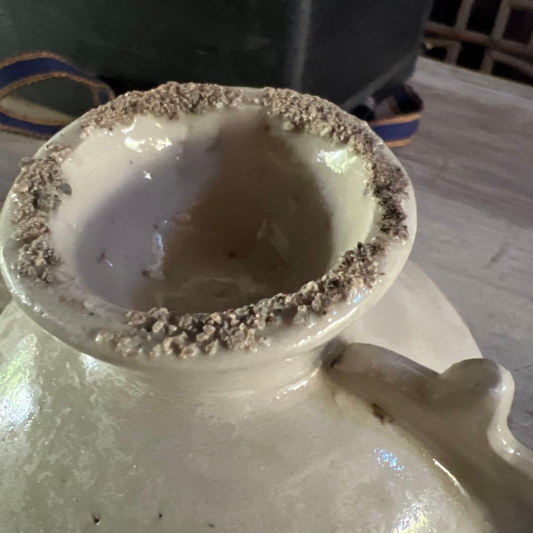 実家整理　古い白磁の茶碗　魚