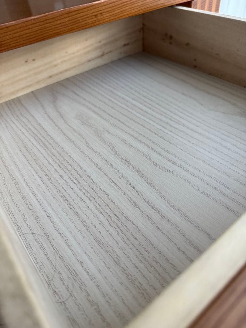 木製のデスク　引出し2箇所