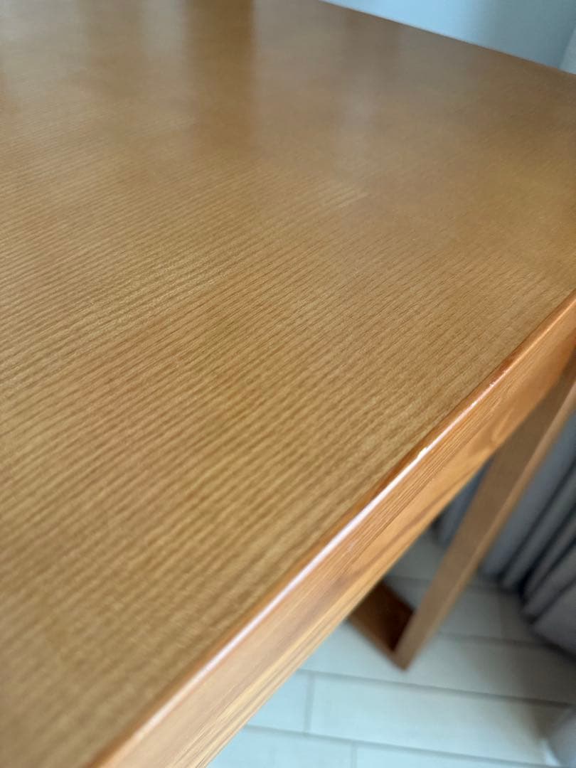 木製のデスク　引出し2箇所