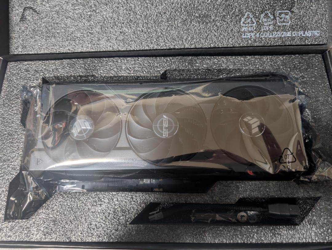 グラフィックボード・グラボ・ビデオカード ASUS GEFORCE RTX 4070 Ti SUPER 16GB