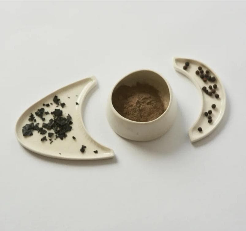 新品 ARC Objects crescent moon plates