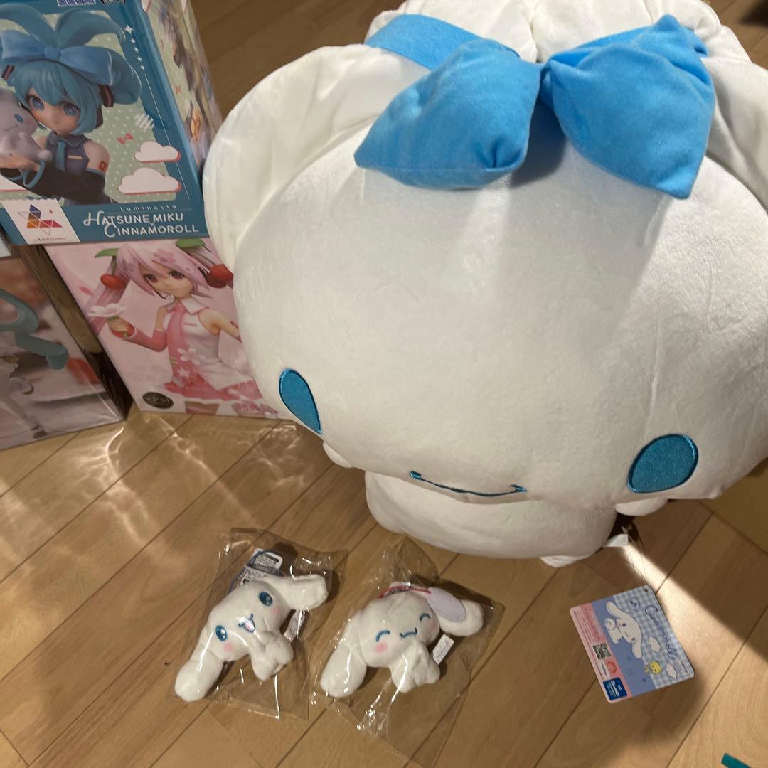 特撮 Hatsune Miku& cinnamon roll Sanrio Set