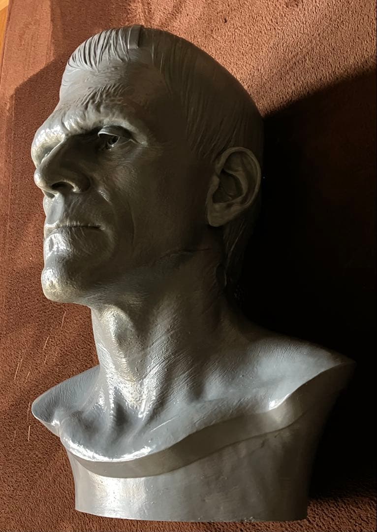 フランケンシュタインの胸像 - 実物大 - シネアート - マイルズ・ティーヴス